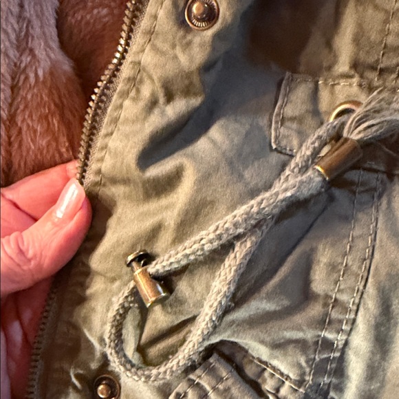 YMI Olive Green Hooded Utility Vest - Picture 7 of 8